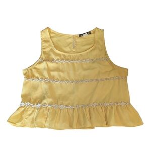 🍁 3/$15 Finn & Clover Daisy Chain Boxy Fit Top Large